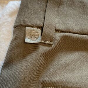 Lululemon Men's ABC Warpstreme Khaki Chinos 40 x 34
